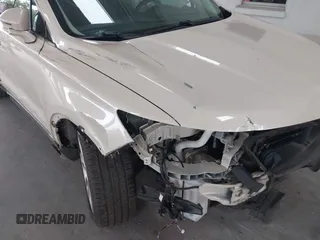 2018 Lincoln MKC Reserve с VIN 5LMCJ3C9XJUL23206, выставлен на аукционе IAAI как лот 42411951 с пробегом 60 904 миль миль и . История ставок и продаж доступна на DreamBid. Изображение 6.