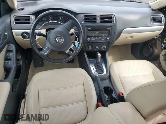2013 Volkswagen Jetta SE with VIN 3VWDP7AJ8DM431330, listed as a Copart auction lot 56738795 with 114,151 mi miles and Salvage title. Bid and sale history available at DreamBid. Image 8.