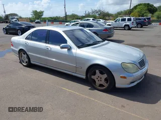 2001 Mercedes-Benz S-Class with VIN WDBNG75JX1A192890, listed as a IAAI auction lot 42088877 with 225,966 mi miles. Bid and sale history available at carsss.com. Image 1.