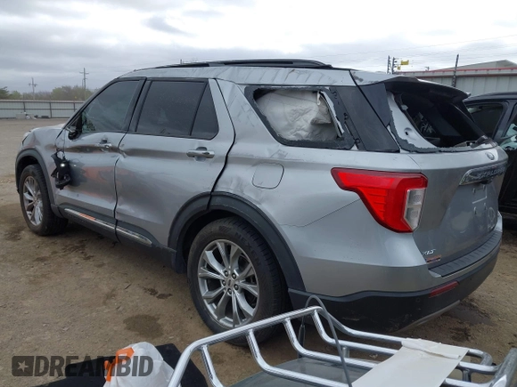 2020 Ford Explorer XLT with VIN 1FMSK8DH3LGC80022, listed as a IAAI auction lot 41827820 with 59,886 mi miles. Bid and sale history available at carsss.com. Image 3.