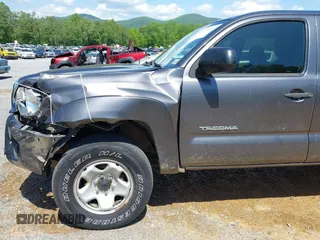 2014 Toyota Tacoma with VIN 5TFLU4ENXEX103129, listed as a IAAI auction lot 42230976 with 191,982 mi miles and . Bid and sale history available at DreamBid. Image 17.
