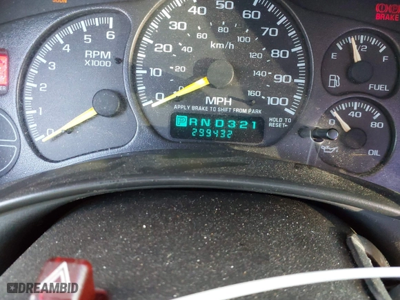 2000 Chevrolet Silverado 1500 with VIN 1GCEC14W6YZ228318, listed as a IAAI auction lot 41609151 with 299,432 mi miles. Bid and sale history available at carsss.com. Image 15.