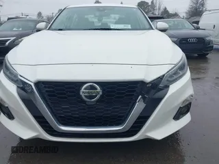 2020 Nissan Altima Platinum with VIN 1N4BL4FV5LN300639, listed as a IAAI auction lot 41571043 with 52,641 mi miles and . Bid and sale history available at carsss.com. Image 12.