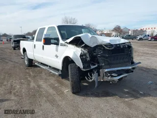 2015 Ford Super Duty F-250 SRW Lariat with VIN 1FT7W2BT0FEC13977, listed as a IAAI auction lot 41517987 with 231,019 mi miles. Bid and sale history available at carsss.com. Image 1.