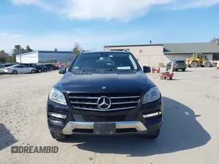 2015 Mercedes-Benz M ML 350 with VIN 4JGDA5HB3FA498372, listed as a IAAI auction lot 42097380 with 91,200 mi miles. Bid and sale history available at carsss.com. Image 11.