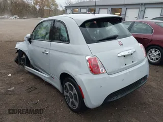 2017 FIAT 500e with VIN 3C3CFFGE1HT550018, listed as a IAAI auction lot 40730795 with 1 mi miles. Bid and sale history available at carsss.com. Image 3.