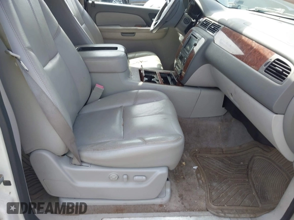 2008 Chevrolet Suburban LTZ with VIN 1GNFK16338R155782, listed as a IAAI auction lot 42801547 with 228,491 mi miles and . Bid and sale history available at DreamBid. Image 5.