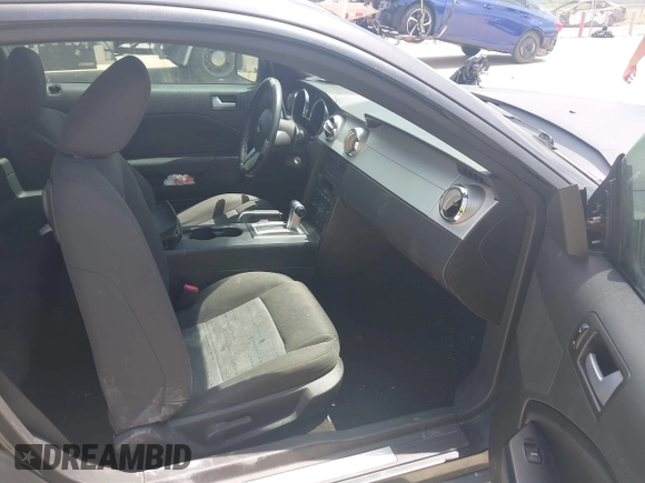 2007 Ford Mustang Deluxe с VIN 1ZVFT80N975271192, выставлен на аукционе IAAI как лот 42732940 с пробегом 230 646 миль миль и . История ставок и продаж доступна на DreamBid. Изображение 5.