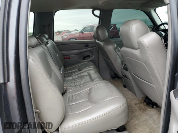 2006 Chevrolet Suburban LS w/1WT with VIN 1GNEC16Z96J167539, listed as a Copart auction lot 52018195 with 310,298 mi miles and Salvage Title. Bid and sale history available at carsss.com. Image 11.