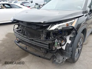 2023 Nissan Rogue SV z VIN 5N1BT3BA2PC893980, wystawiony jako IAAI lot #42357578 z przebiegiem 40 218 mil mil oraz . Historia ofert i sprzedaży dostępna na DreamBid. Obrazek 6.