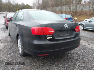 2011 Volkswagen Jetta SE с VIN 3VWBZ7AJ9BM395274, выставлен на аукционе IAAI как лот 41672902 с пробегом 79 218 миль миль и . История ставок и продаж доступна на DreamBid. Изображение 15.