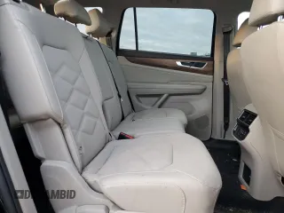 2025 Volkswagen Atlas SE with VIN 1V2DR2CA8SC523693, listed as a Copart auction lot 51173005 with 3,988 mi miles and Salvage title. Bid and sale history available at DreamBid. Image 11.