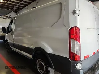 2015 Ford Transit Cargo z VIN 1FTNR1ZM8FKA45398, wystawiony jako IAAI lot #42521006 z przebiegiem 111 526 mil mil oraz . Historia ofert i sprzedaży dostępna na DreamBid. Obrazek 3.