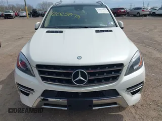 2015 Mercedes-Benz M 400 z VIN 4JGDA5GB1FA573460, wystawiony jako IAAI lot #42025873 z przebiegiem 156 008 mil mil oraz . Historia ofert i sprzedaży dostępna na DreamBid. Obrazek 6.