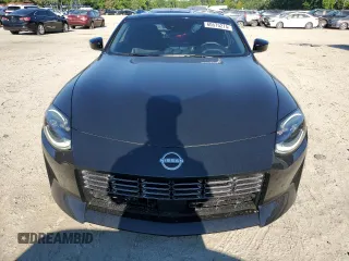 2024 Nissan Z Performance z VIN JN1BZ4BH8RM361445, wystawiony jako Copart lot #60575274 z przebiegiem 6 520 mil mil oraz Szkoda całkowita • Salvage title. Historia ofert i sprzedaży dostępna na DreamBid. Obrazek 5.