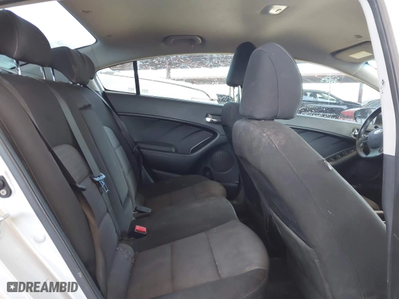 2016 Kia Forte EX with VIN KNAFX4A8XG5598156, listed as a IAAI auction lot 41980015 with 114,672 mi miles. Bid and sale history available at carsss.com. Image 8.