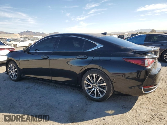 2020 Lexus ES 300h z VIN 58AD21B17LU008458, wystawiony jako Copart lot #46188955 z przebiegiem 44 121 mil mil oraz Szkoda całkowita • Salvage title. Historia ofert i sprzedaży dostępna na DreamBid. Obrazek 2.