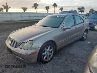2003 Mercedes-Benz C 320 z VIN WDBRF84J63F379982, wystawiony jako Copart lot #75836544 z przebiegiem Nie podano mil oraz Szkoda całkowita • Salvage title. Historia ofert i sprzedaży dostępna na DreamBid. Obrazek 1.