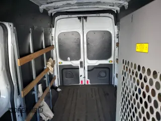 2018 Ford Transit с VIN 1FTYR2XM0JKA61884, выставлен на аукционе Copart как лот 65064845 с пробегом 90 376 миль миль и Чистый • Clean title. История ставок и продаж доступна на DreamBid. Изображение 10.