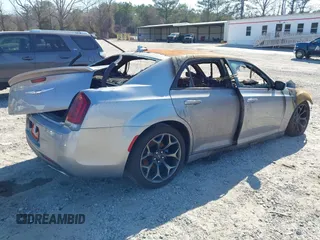 2016 Chrysler 300 with VIN 2C3CCABG8GH229864, listed as a IAAI auction lot 41686322 with 1 mi miles. Bid and sale history available at carsss.com. Image 4.
