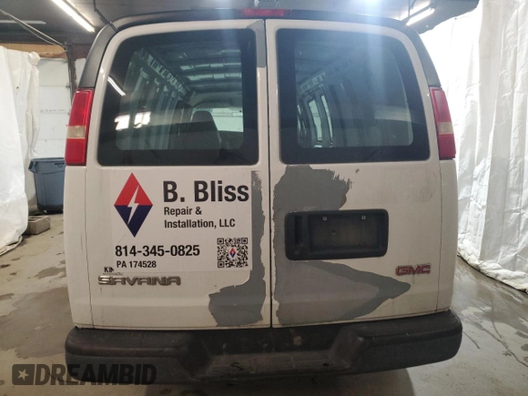 2006 GMC Savana Cargo Van with VIN 1GTGG29V261128876, listed as a Copart auction lot 44352625 with 230,977 mi miles and Salvage Title. Bid and sale history available at carsss.com. Image 6.