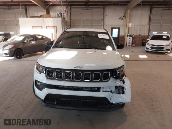 2025 Jeep Compass Latitude with VIN 3C4NJDBNXST535796, listed as a IAAI auction lot 41776776 with 1,037 mi miles and . Bid and sale history available at DreamBid. Image 12.