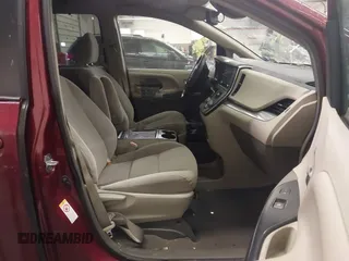 2019 Toyota Sienna LE Auto Access Seat with VIN 5TDKZ3DC9KS015195, listed as a IAAI auction lot 41586900 with 74,132 mi miles and . Bid and sale history available at DreamBid. Image 5.