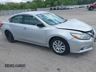 2017 Nissan Altima SR z VIN 1N4AL3AP1HC296753, wystawiony jako IAAI lot #42213658 z przebiegiem 145 912 mil mil oraz . Historia ofert i sprzedaży dostępna na DreamBid. Obrazek 1.