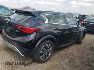 2018 Infiniti QX30 Premium with VIN SJKCH5CR9JA046321, listed as a Copart auction lot 69497704 with 121,606 mi miles and Salvage Title. Bid and sale history available at carsss.com. Image 3.
