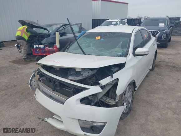 2015 Nissan Altima 2.5 SL with VIN 1N4AL3AP3FN371177, listed as a IAAI auction lot 41743621 with 1 mi miles. Bid and sale history available at carsss.com. Image 18.
