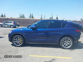 2019 Alfa Romeo Stelvio z VIN ZASPAKAN5K7C29955, wystawiony jako IAAI lot #42096049 z przebiegiem 85 935 mil mil oraz . Historia ofert i sprzedaży dostępna na DreamBid. Obrazek 14.