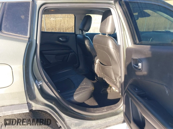 2018 Jeep Compass Latitude with VIN 3C4NJDBB6JT366543, listed as a IAAI auction lot 41553049 with 123,251 mi miles. Bid and sale history available at carsss.com. Image 8.