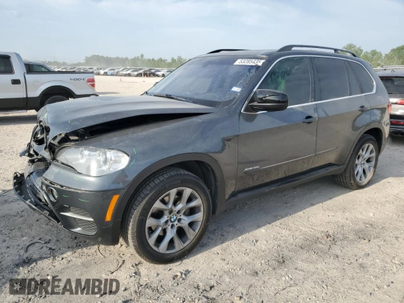 2013 BMW X5 xDrive35i z VIN 5UXZV4C50D0B11663, wystawiony jako Copart lot #53285435 z przebiegiem 109 818 mil mil oraz Szkody całkowita. Historia ofert i sprzedaży dostępna na DreamBid. Obrazek 1.