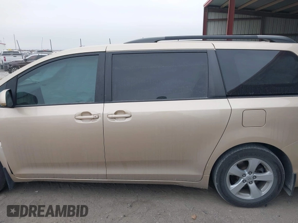 2011 Toyota Sienna LE AAS with VIN 5TDKK3DC4BS168541, listed as a IAAI auction lot 41564580 with Not Provided miles. Bid and sale history available at carsss.com. Image 14.