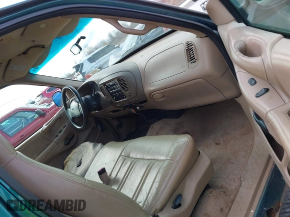 1997 Ford F-150 XL with VIN 1FTDX18WXVNB82554, listed as a IAAI auction lot 41821547 with 236,735 mi miles. Bid and sale history available at carsss.com. Image 5.