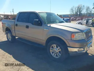 2004 Ford F-150 XLT with VIN 1FTPW14504KC17681, listed as a IAAI auction lot 41852362 with 201,674 mi miles. Bid and sale history available at carsss.com. Image 1.