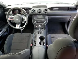 2015 Ford Mustang V6 z VIN 1FATP8EM2F5359953, wystawiony jako Copart lot #62701295 z przebiegiem 138 001 mil mil oraz Szkoda całkowita • Salvage title. Historia ofert i sprzedaży dostępna na DreamBid. Obrazek 8.