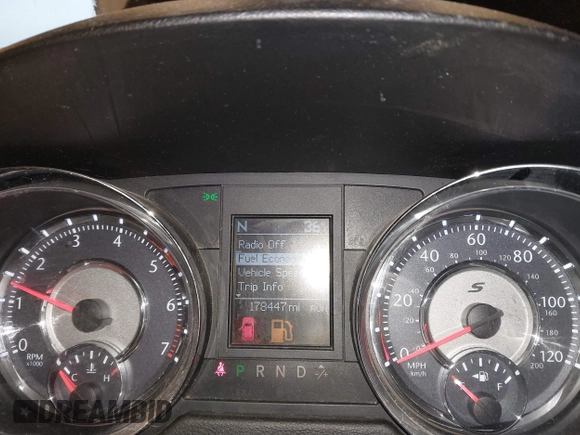 2014 Chrysler Town & Country S with VIN 2C4RC1HG2ER201417, listed as a IAAI auction lot 41319619 with 178,447 mi miles. Bid and sale history available at carsss.com. Image 7.