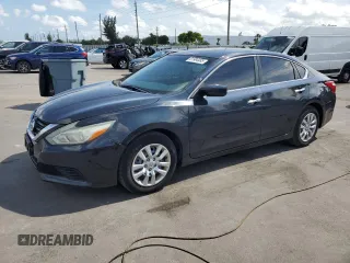 2017 Nissan Altima SR with VIN 1N4AL3AP8HN359934, listed as a Copart auction lot 61984485 with 95,818 mi miles and Salvage title. Bid and sale history available at DreamBid. Image 1.