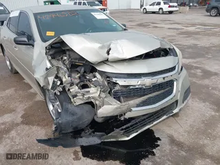 2014 Chevrolet Malibu LS with VIN 1G11B5SL2EF109656, listed as a IAAI auction lot 41946582 with 122,428 mi miles. Bid and sale history available at carsss.com. Image 6.
