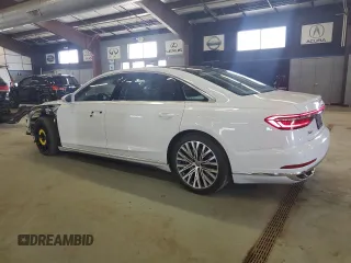 2019 Audi A8 z VIN WAU8DAF86KN005765, wystawiony jako Copart lot #56853715 z przebiegiem 32 600 mil mil oraz Szkoda całkowita • Salvage title. Historia ofert i sprzedaży dostępna na DreamBid. Obrazek 2.