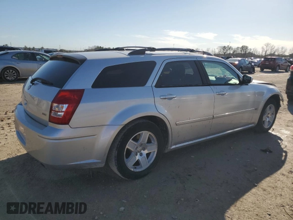 2005 Dodge Magnum SE with VIN 2D4FV48V75H649206, listed as a Copart auction lot 47035155 with 71,026 mi miles and Salvage Title. Bid and sale history available at carsss.com. Image 3.