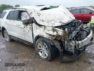 2018 Ford Explorer XLT z VIN 1FM5K8D85JGA77904, wystawiony jako IAAI lot #42332369 z przebiegiem 151 315 mil mil oraz . Historia ofert i sprzedaży dostępna na DreamBid. Obrazek 1.