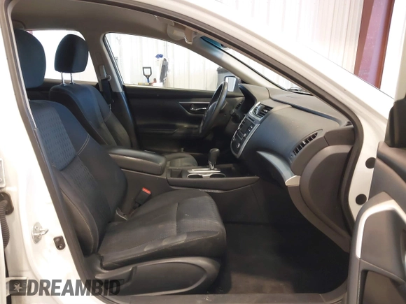 2016 Nissan Altima 2.5 S with VIN 1N4AL3AP0GN321158, listed as a IAAI auction lot 41761123 with 225,407 mi miles. Bid and sale history available at carsss.com. Image 5.