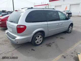 2006 Dodge Grand Caravan SXT with VIN 2D4GP44L26R664596, listed as a IAAI auction lot 41846643 with 235,554 mi miles. Bid and sale history available at carsss.com. Image 4.