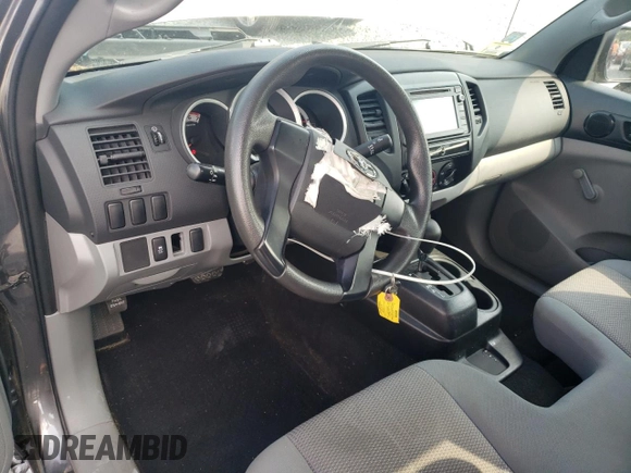 2014 Toyota Tacoma z VIN 5TFNX4CN0EX033112, wystawiony jako Copart lot #61796995 z przebiegiem 65 652 mil mil oraz Czysty tytuł • Clean title. Historia ofert i sprzedaży dostępna na DreamBid. Obrazek 8.