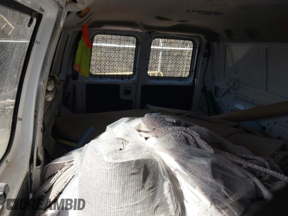 2013 Ford Econoline Cargo Commercial z VIN 1FTNE2EL0DDA69257, wystawiony jako IAAI lot #41703772 z przebiegiem 261 935 mil mil oraz . Historia ofert i sprzedaży dostępna na DreamBid. Obrazek 8.