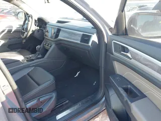 2021 Volkswagen Atlas SE with VIN 1V2KC2CA3MC223779, listed as a IAAI auction lot 41359090 with 45,426 mi miles and . Bid and sale history available at DreamBid. Image 5.