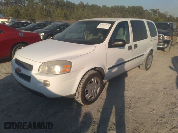 2008 Chevrolet Uplander LS with VIN 1GNDV23W98D130546, listed as a IAAI auction lot 41666342 with 186,601 mi miles. Bid and sale history available at carsss.com. Image 2.