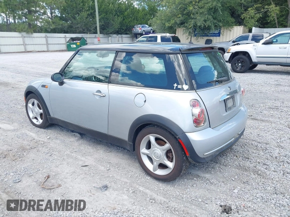 2002 MINI Hardtop with VIN WMWRC33432TE11649, listed as a IAAI auction lot 42583224 with 114,339 mi miles and . Bid and sale history available at DreamBid. Image 3.
